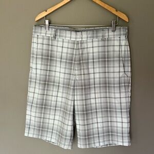 Nike Golf Men’s Size 34 Gray/White Plaid Dri-Fit Tour Performance Shorts